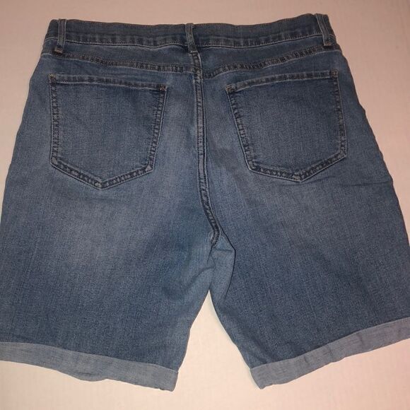 Old Navy Jean Shorts - Picture 3 of 5
